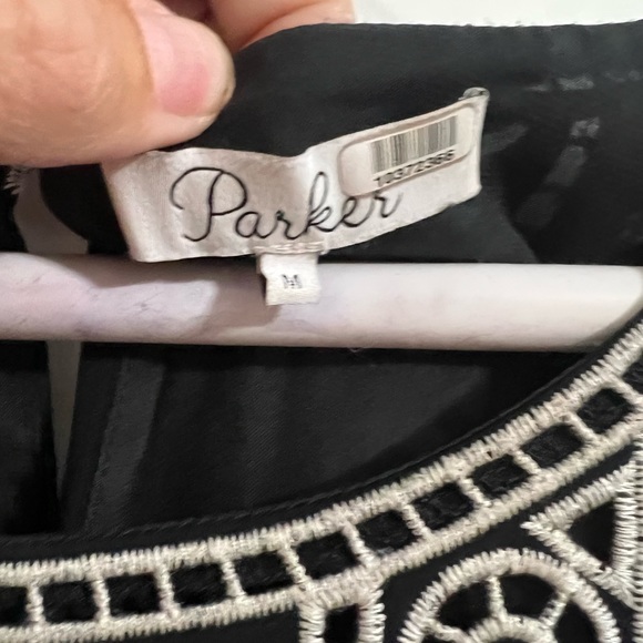 Parker black & white Shift Dress - Picture 2 of 2